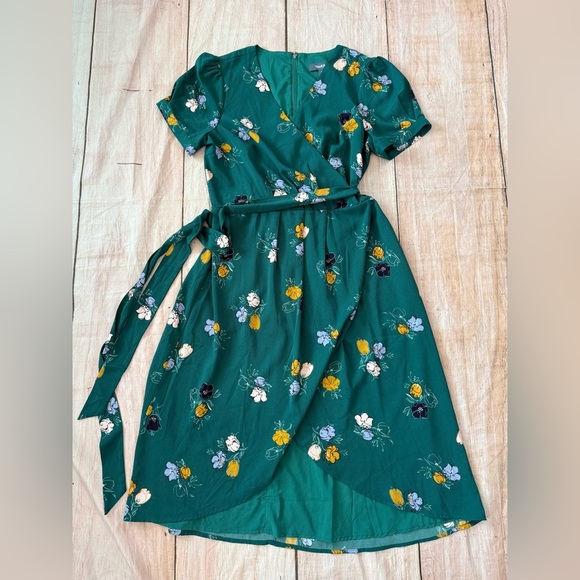 ModCloth Size L Green Floral Poetic Presence Pleated Faux Wrap Lined Dress - Picture 3 of 7